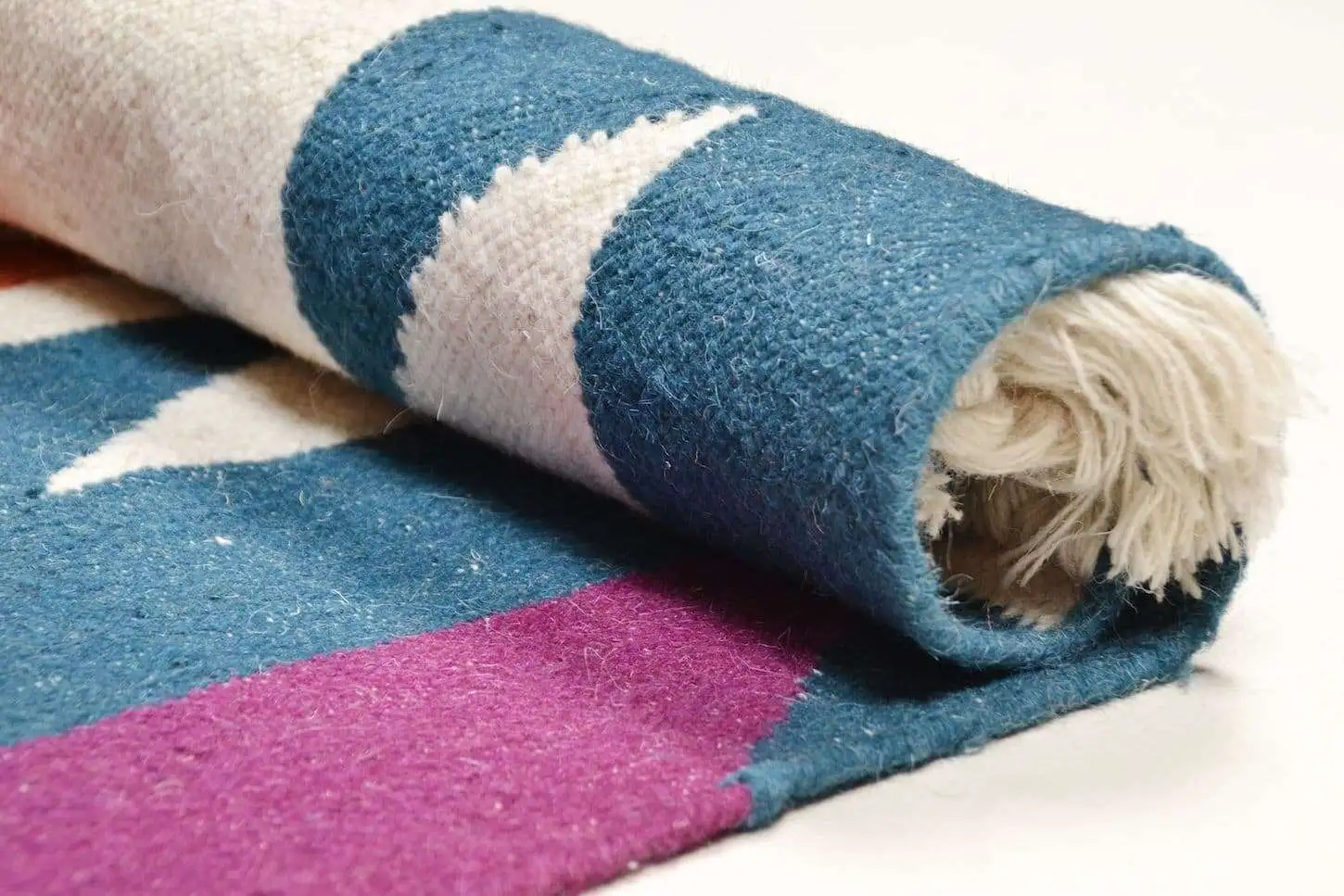 Kelim Teppich Funky Handgewebter Naturteppich aus Wolle