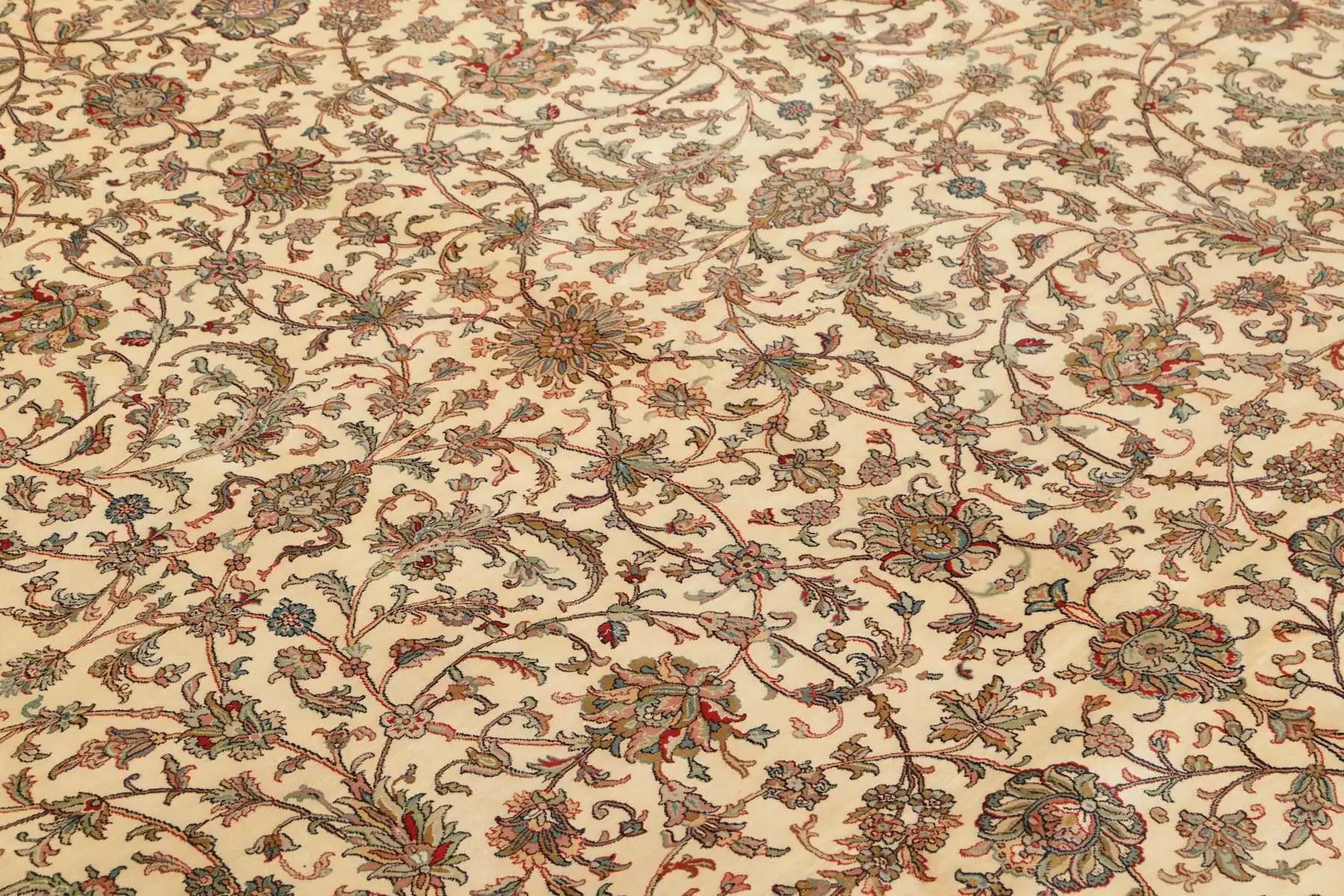 Teppich Kashmir Seide 24/24 Knüpfung 276x364 cm