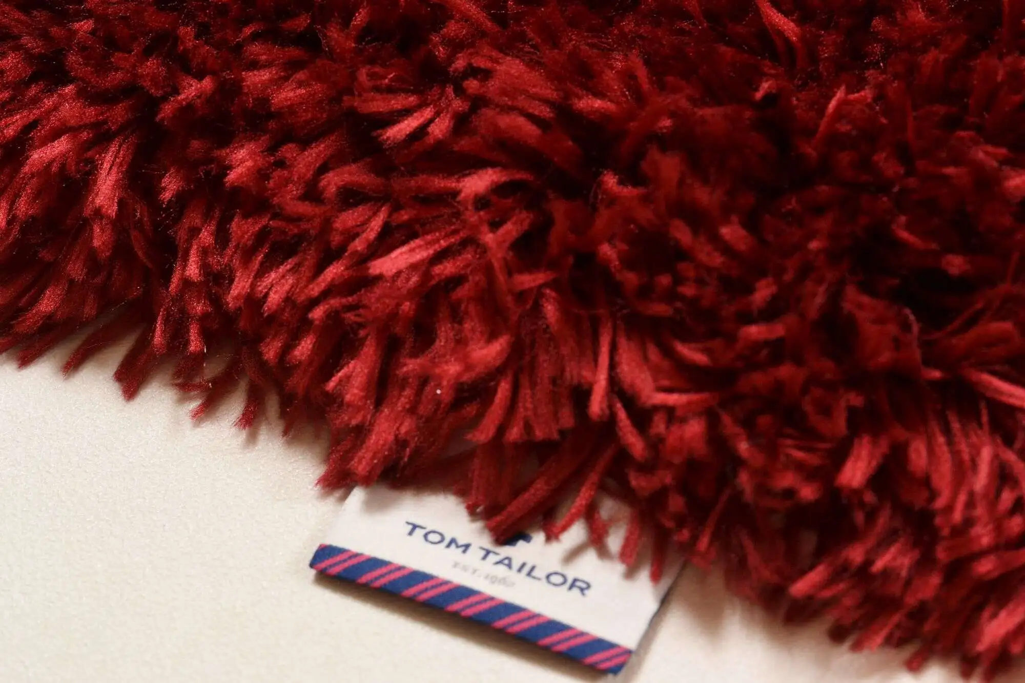 Tom Tailor Flocatic in red, auch im Wunschmaß erhältlich.